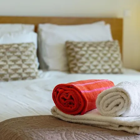 Stylish Townhouse * 阿尔布费拉