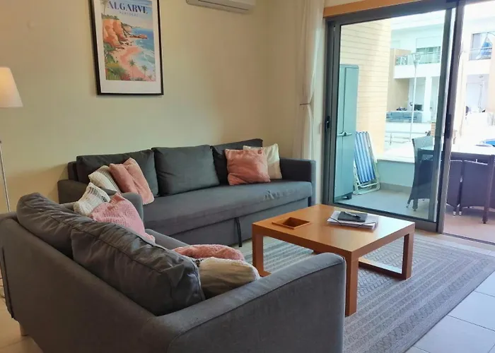 Stylish Townhouse Albufeira