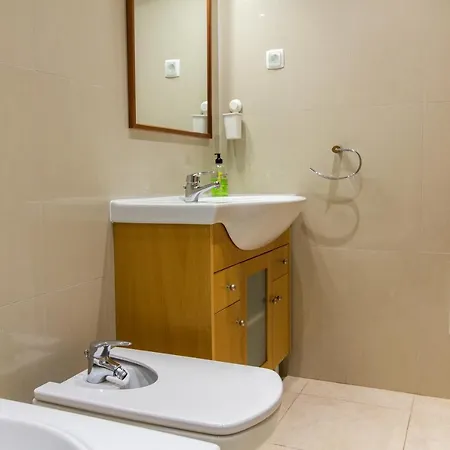 Stylish Townhouse * 阿尔布费拉